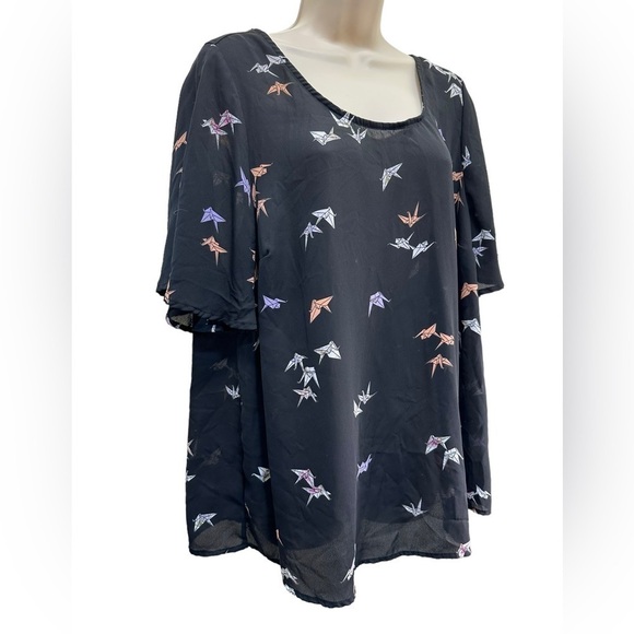 Torrid BLACK CRANE GEORGETTE BOW BACK BLOUSE - Picture 6 of 7